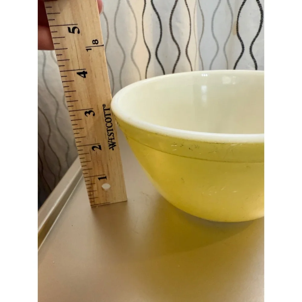Vintage Pyrex 401 Yellow Chartreuse Mixing Bowl 1.5 PT MCM